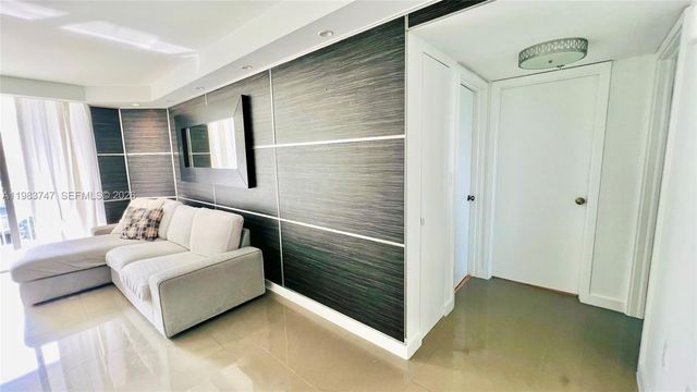 1700 NW N River Dr 404, Miami, FL 33125