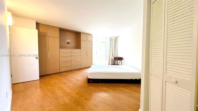 1700 NW N River Dr 404, Miami, FL 33125