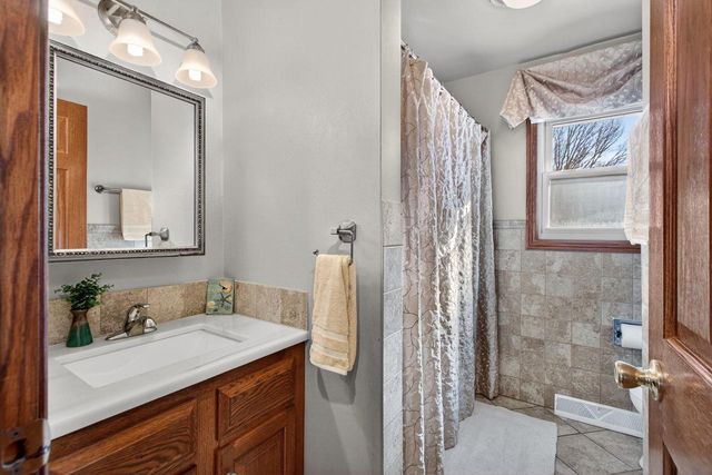 1201 APPLETON STREET, Menasha, WI 54952