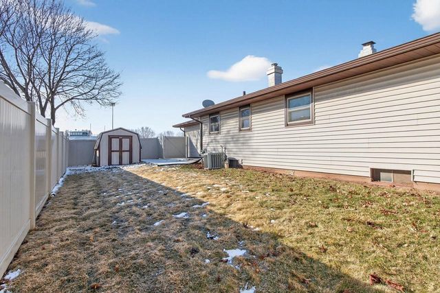 1201 APPLETON STREET, Menasha, WI 54952
