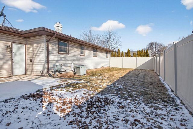 1201 APPLETON STREET, Menasha, WI 54952