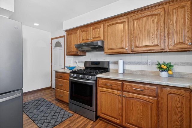 1201 APPLETON STREET, Menasha, WI 54952