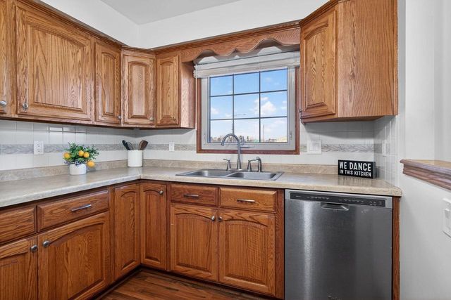 1201 APPLETON STREET, Menasha, WI 54952