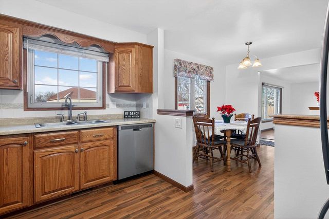 1201 APPLETON STREET, Menasha, WI 54952