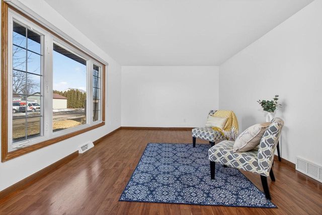 1201 APPLETON STREET, Menasha, WI 54952