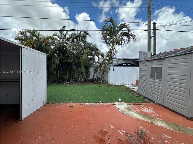 4596 E 8th Ct, Hialeah, FL 33013
