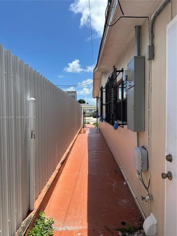 4596 E 8th Ct, Hialeah, FL 33013