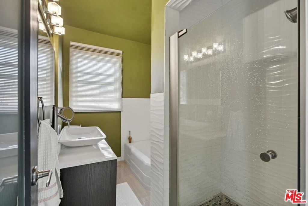 Image 11 of property listing at 10915 Ayres Avenue, Los Angeles, CA 90064