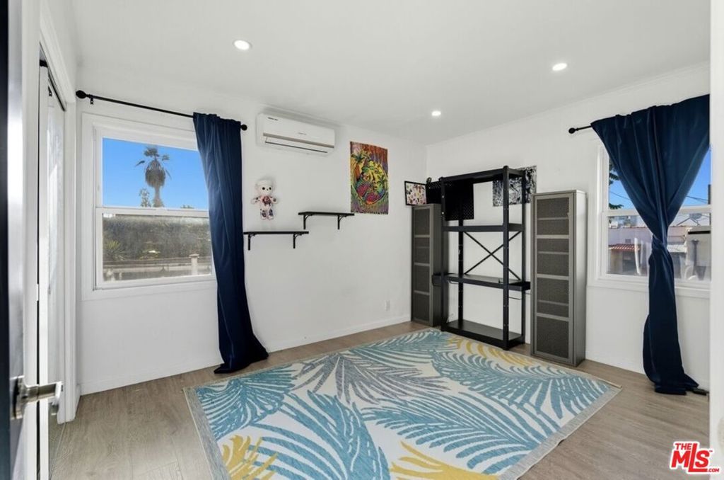 Image 22 of property listing at 10915 Ayres Avenue, Los Angeles, CA 90064