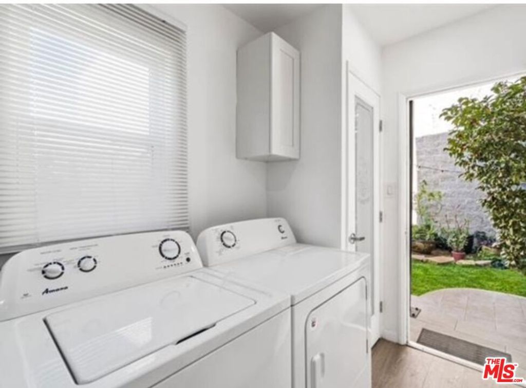 Image 33 of property listing at 10915 Ayres Avenue, Los Angeles, CA 90064