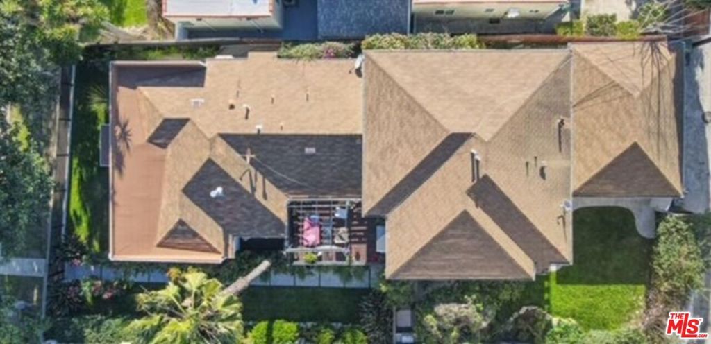 Image 38 of property listing at 10915 Ayres Avenue, Los Angeles, CA 90064