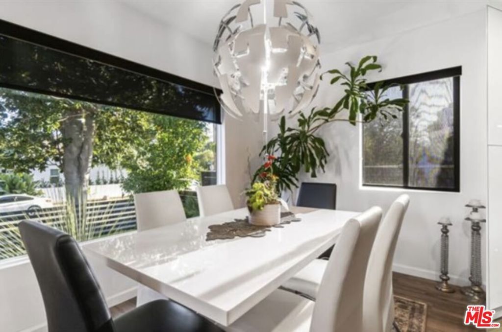 Image 5 of property listing at 10915 Ayres Avenue, Los Angeles, CA 90064