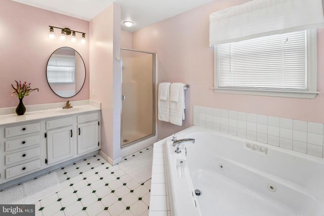 1414 SWAN LN, Mullica Hill, NJ 08062