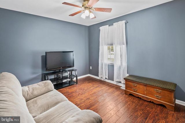 1414 SWAN LN, Mullica Hill, NJ 08062