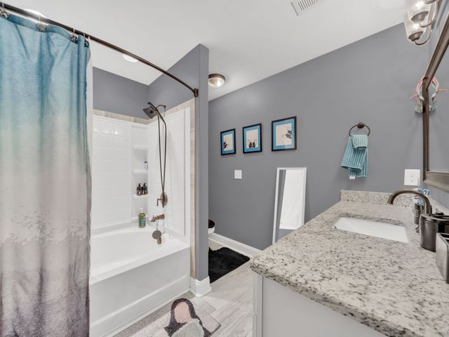 4443 Hickory Wild Ct, Clarksville, TN 37040