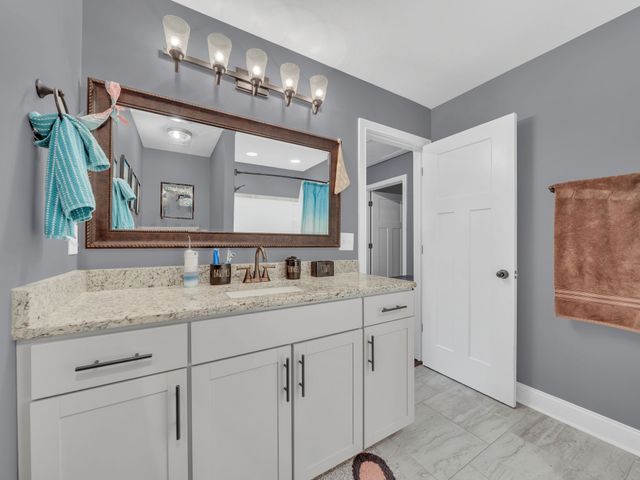 4443 Hickory Wild Ct, Clarksville, TN 37040