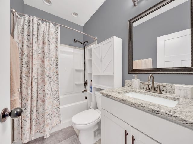 4443 Hickory Wild Ct, Clarksville, TN 37040