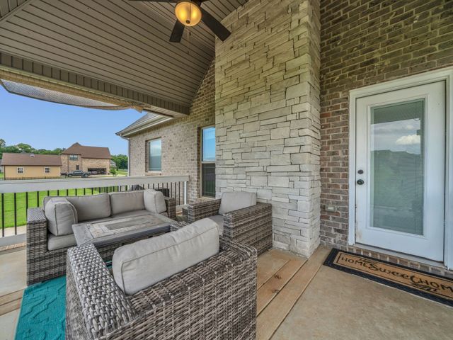 4443 Hickory Wild Ct, Clarksville, TN 37040