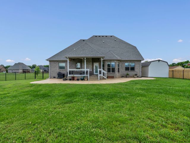 4443 Hickory Wild Ct, Clarksville, TN 37040