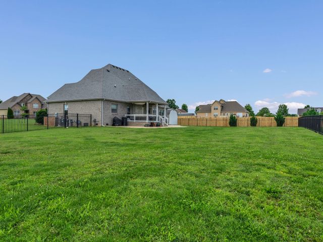 4443 Hickory Wild Ct, Clarksville, TN 37040