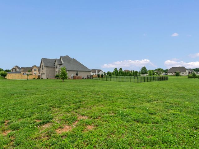 4443 Hickory Wild Ct, Clarksville, TN 37040