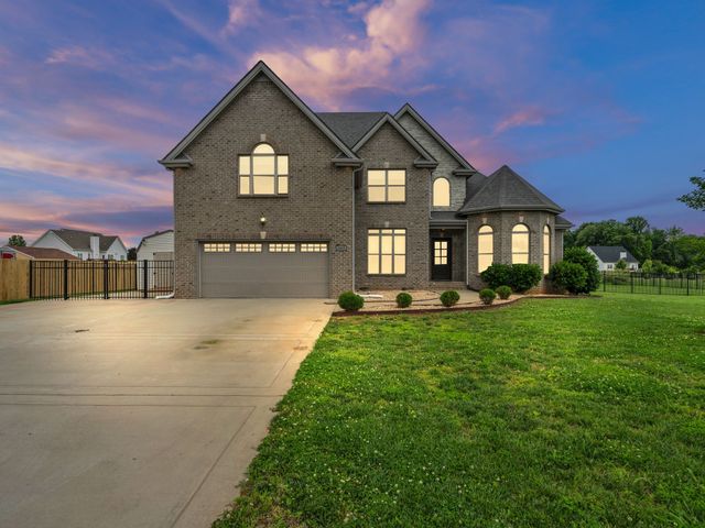 4443 Hickory Wild Ct, Clarksville, TN 37040