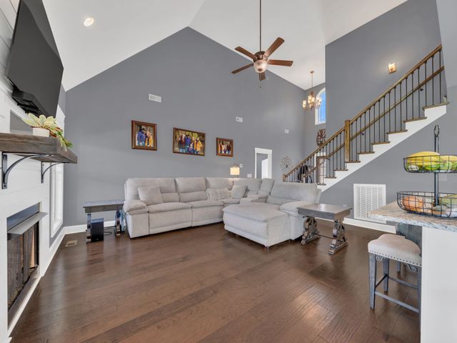 4443 Hickory Wild Ct, Clarksville, TN 37040