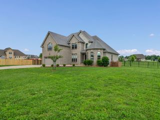 4443 Hickory Wild Ct, Clarksville, TN 37040