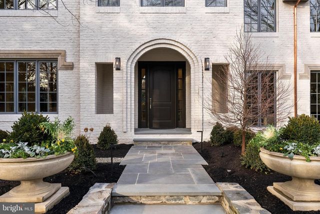 4433 CATHEDRAL AVE NW, Washington, DC 20016