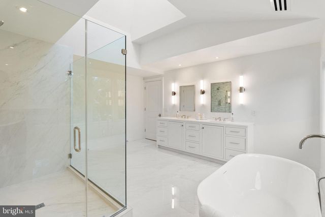 4433 CATHEDRAL AVE NW, Washington, DC 20016