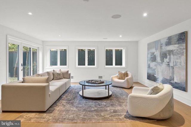 4433 CATHEDRAL AVE NW, Washington, DC 20016