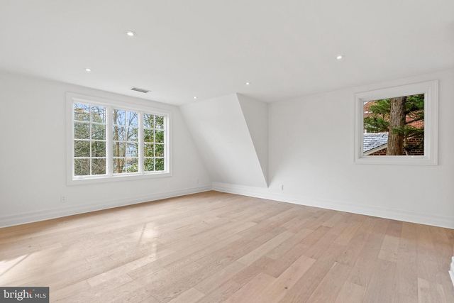 4433 CATHEDRAL AVE NW, Washington, DC 20016