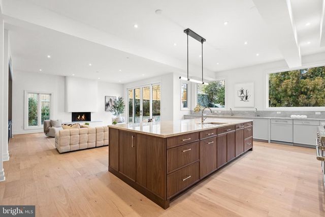 4433 CATHEDRAL AVE NW, Washington, DC 20016