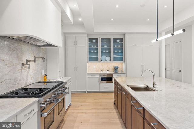 4433 CATHEDRAL AVE NW, Washington, DC 20016