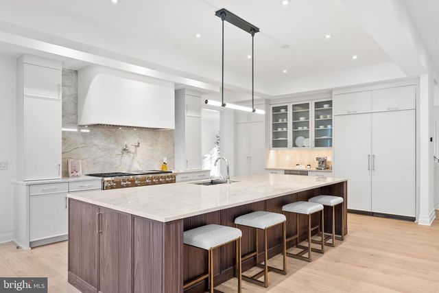 4433 CATHEDRAL AVE NW, Washington, DC 20016