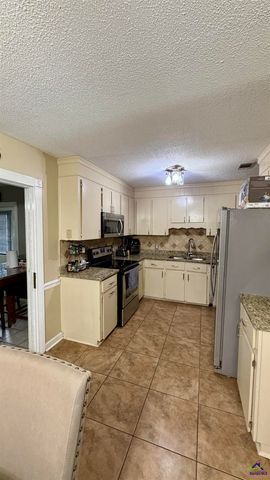 203 Sonja Drive, Warner Robins, GA 31088