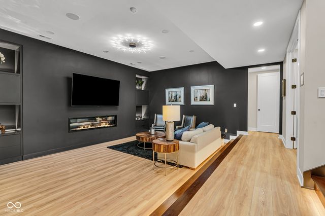3995 Chapel Hill Court, Bargersville, IN 46106