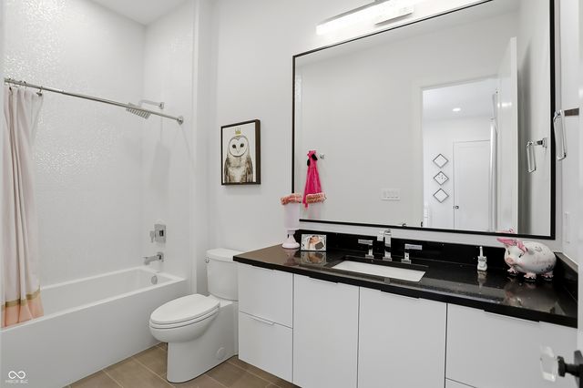 3995 Chapel Hill Court, Bargersville, IN 46106