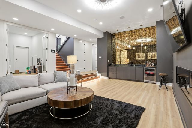 3995 Chapel Hill Court, Bargersville, IN 46106