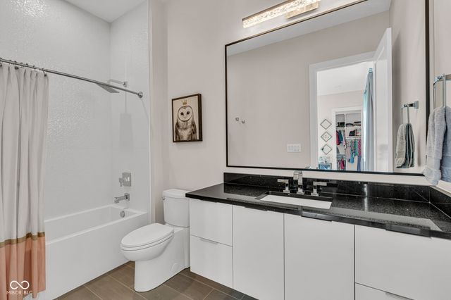 3995 Chapel Hill Court, Bargersville, IN 46106