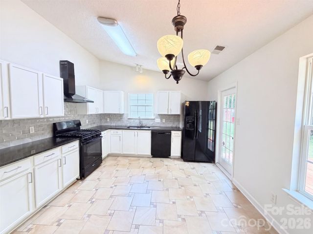 8616 Silver Falls Way, Charlotte, NC 28227