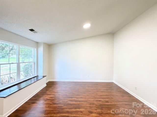 8616 Silver Falls Way, Charlotte, NC 28227