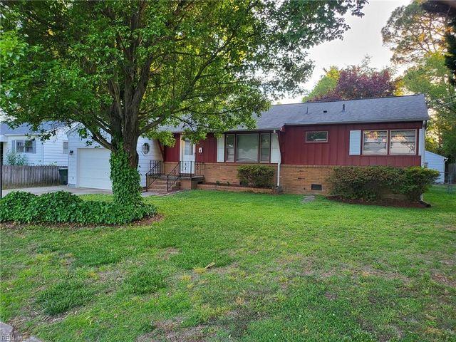 17 Gay DR, Newport News, VA 23606
