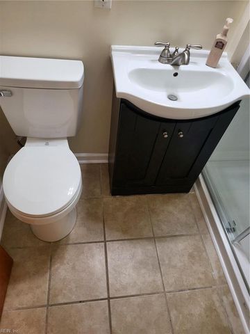 17 Gay DR, Newport News, VA 23606