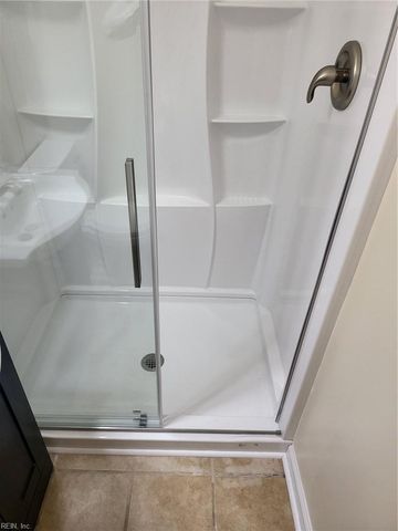 17 Gay DR, Newport News, VA 23606