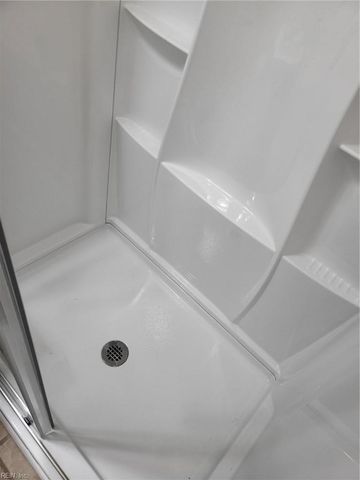 17 Gay DR, Newport News, VA 23606