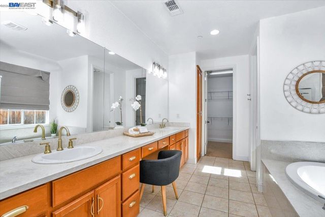 1600 Amber Ln, Brentwood, CA 94513