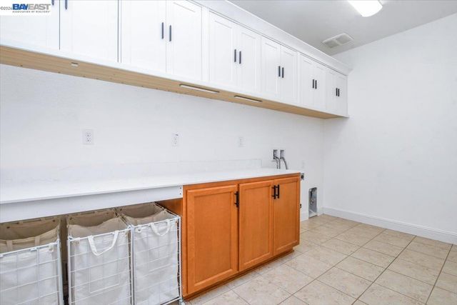 1600 Amber Ln, Brentwood, CA 94513