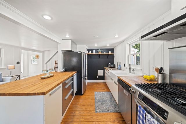 14 Ivy Road, Marshfield, MA 02050