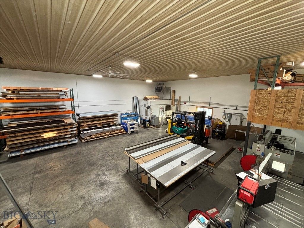 845 Glider Lane C, Belgrade, MT 59714 photo 2